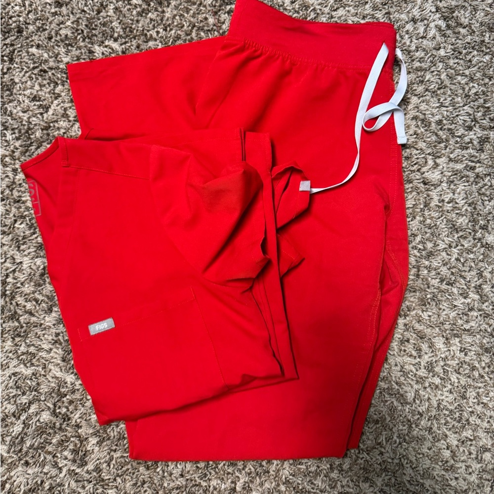 Figs red scrub set